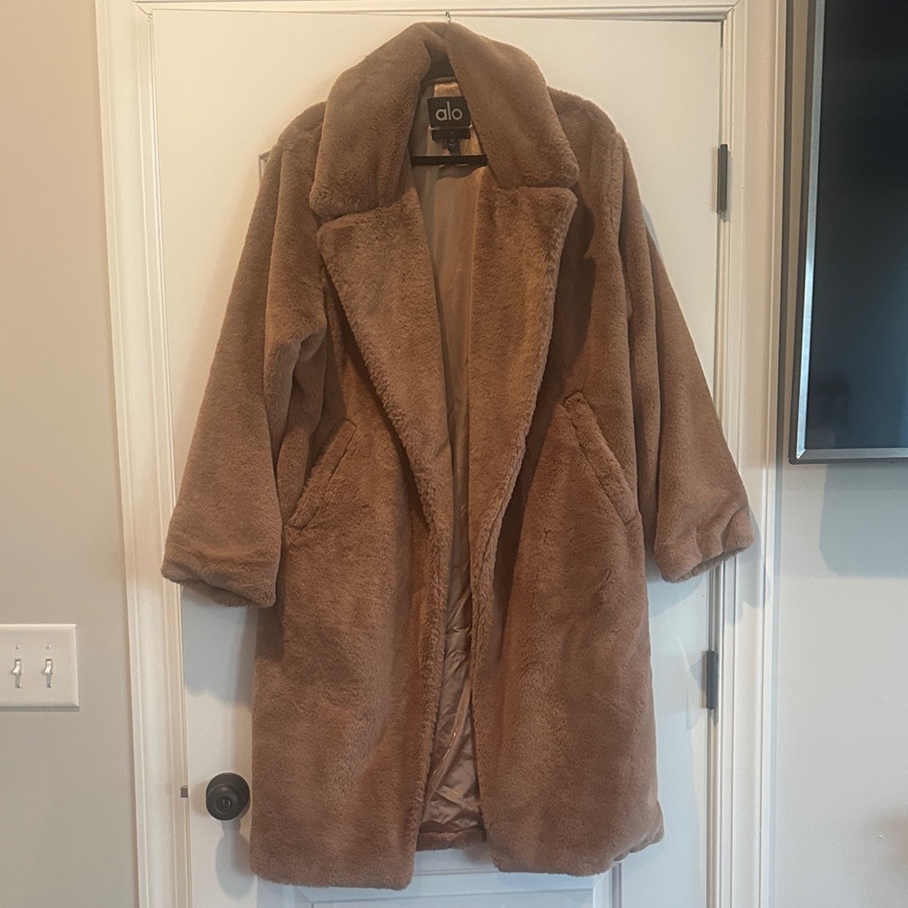 ALO Yoga Women's Oversized Faux Fur Trench